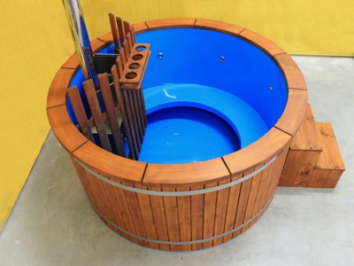 Hot-tub-plastic_bain-nordique-plastique