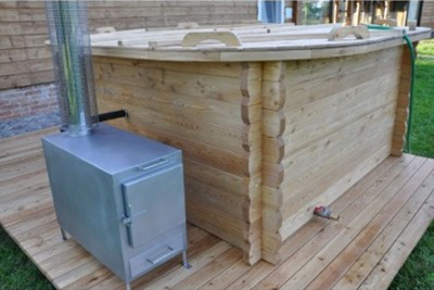 Log hot tub